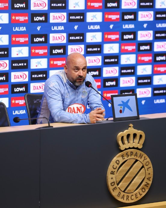 包含比利亚雷亚尔迎德甲关键赛；窗口期遗憾出局；气氛紧张；阵容厚度经受考验的词条