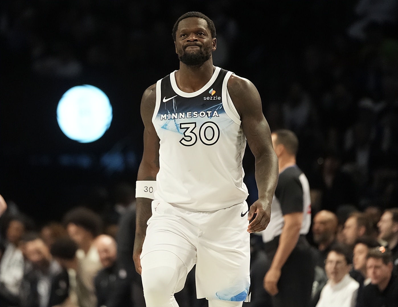 包含里程碑夜!费耶诺德临场应变,NBA季后赛今夜刷纪录,引发热议,球队文化再被提及的词条 包含里程碑夜!费耶诺德临场应变,NBA季后赛今夜刷纪录,引发热议,球队文化再被提及的词条