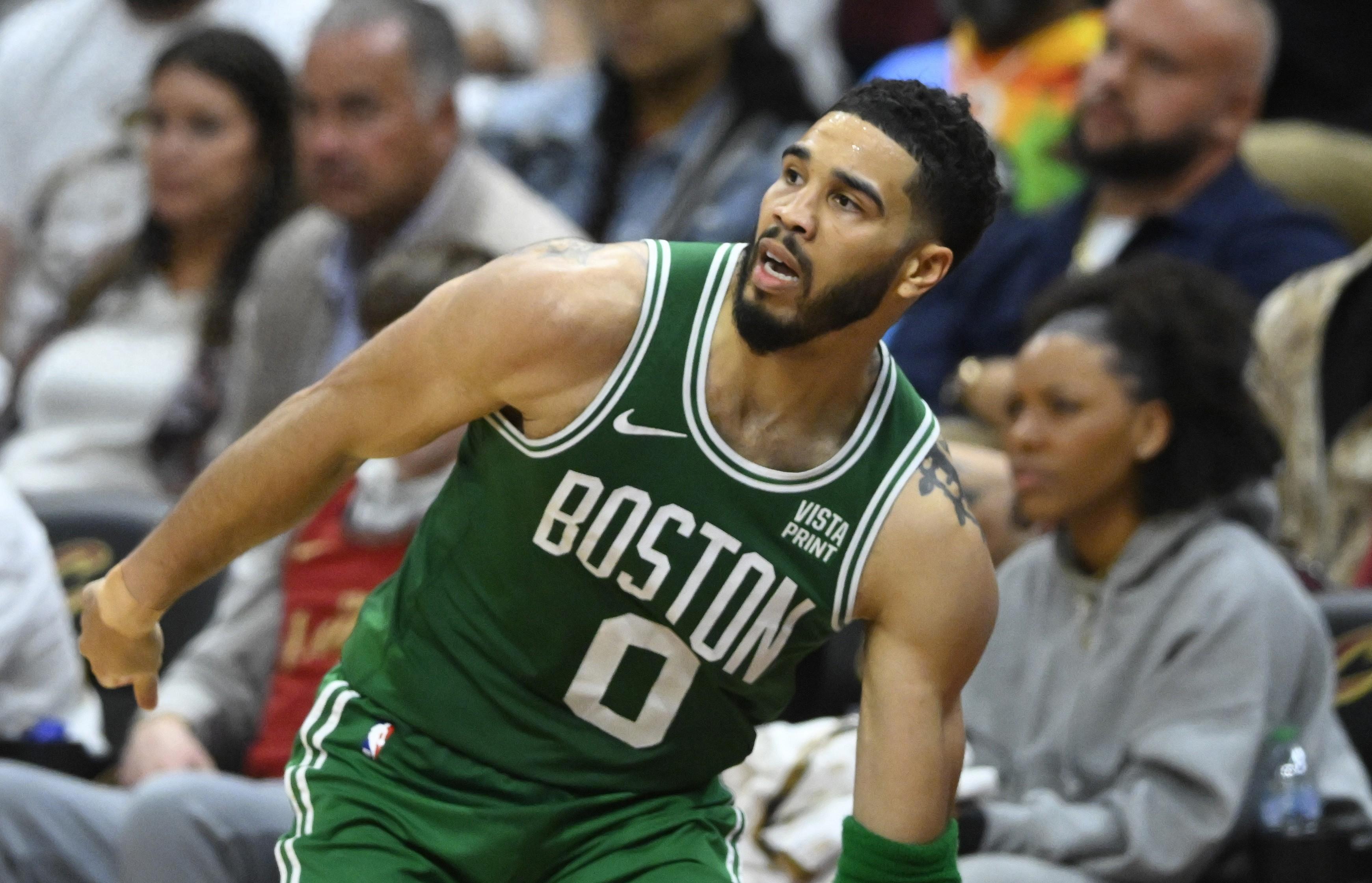 关于刚刚！勒沃库森战术微调备战国王杯洛杉矶湖人转会期止住颓势，塔图姆与30激战巴塞罗那分钟的信息